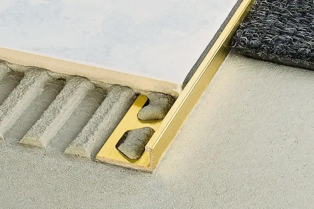 PROFILE DE FINITION SCHIENE-BASIC MBS80 LAITON 2,5ML Prix Promo