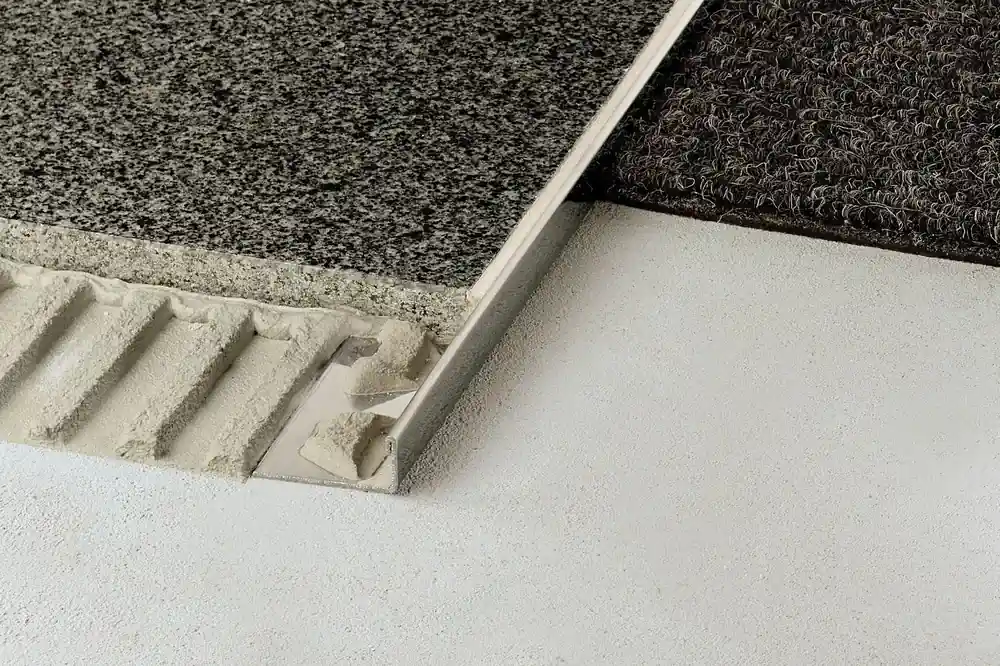 Marque PROFILE DE FINITION SCHIENE E 125 INOX 2,5ML