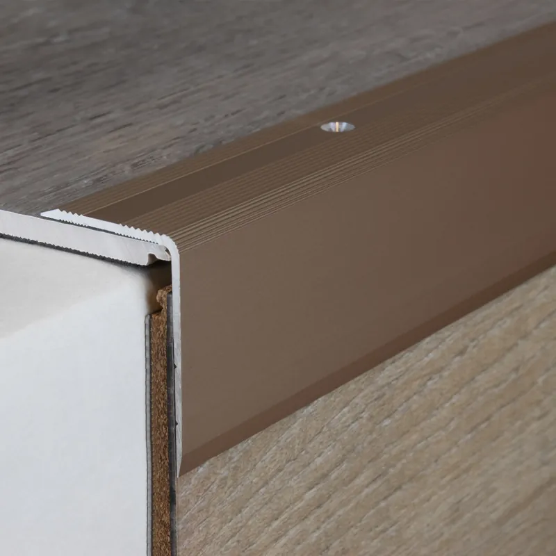 Nez de marche largeur 30 mm hauteur 22 mm - 52 mm aluminium Populaire