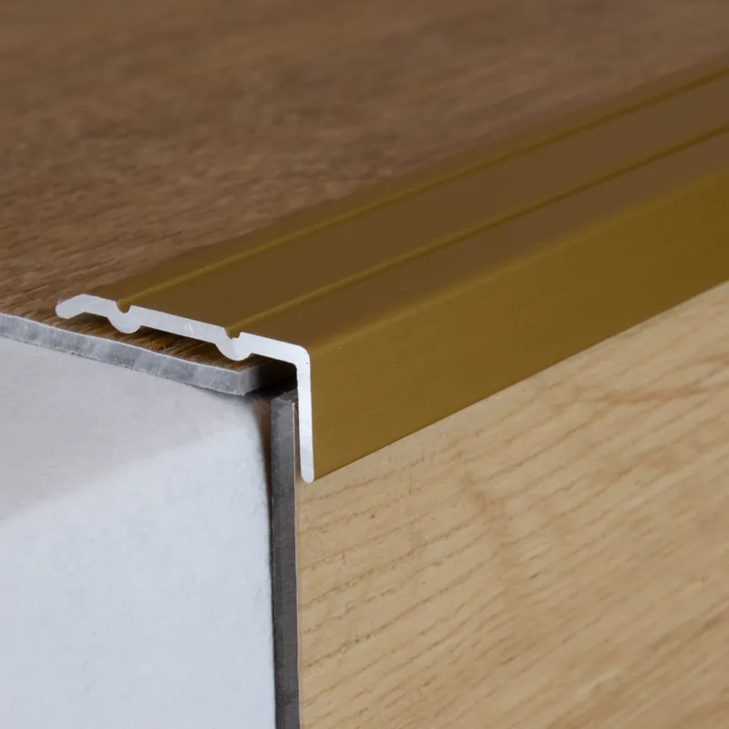 Acheter Direct Cornière 24.5 mm type 8889 aluminium anodisé autoadhésif