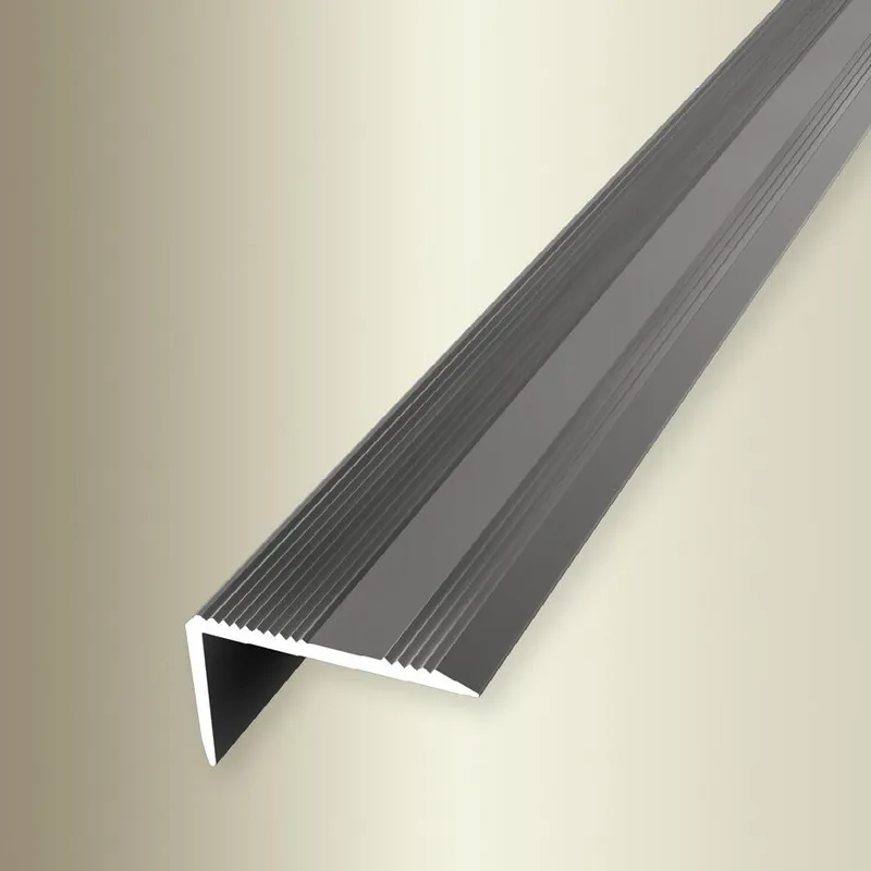 Commande En Gros Nez de marche Largeur 30 mm H 0 - 17 mm Longueur 2500 mm Cornière escalier Strié