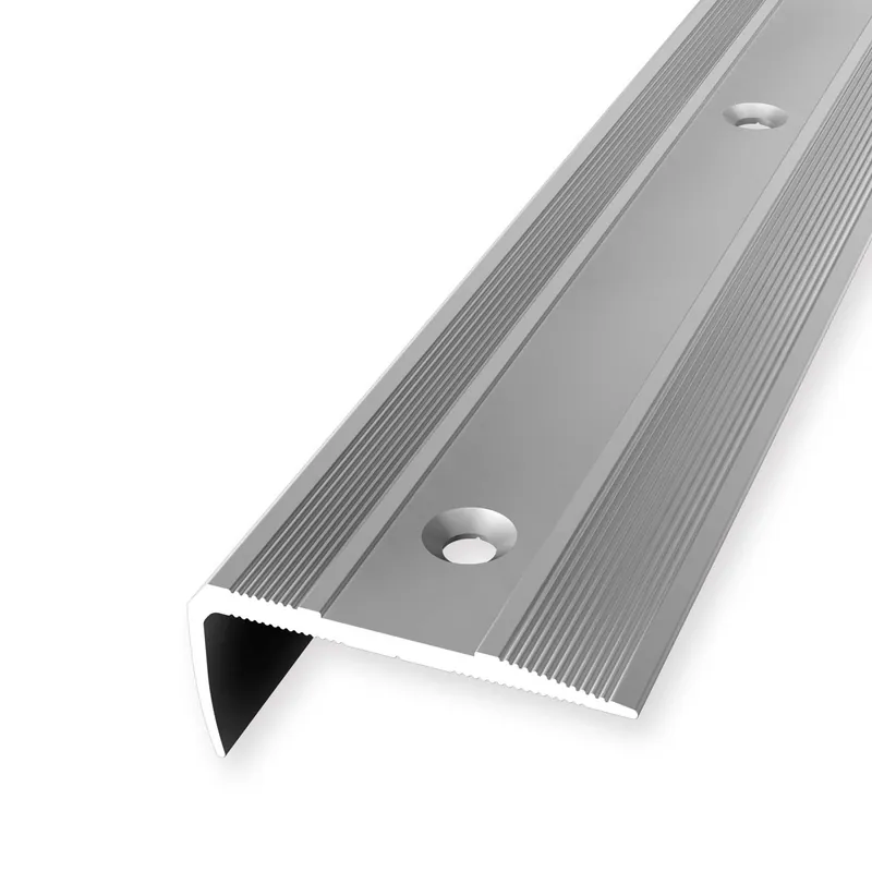 Vente Flash Nez de marche 16 x 38 x 2500 mm Aluminium Cornière striée Argent Küberit