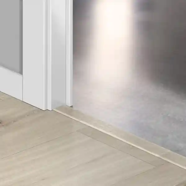 PROFILE INCIZO VINYL QS 40018 2000X45X8MM QSVINCP40018 Achetez Aujourd'hui