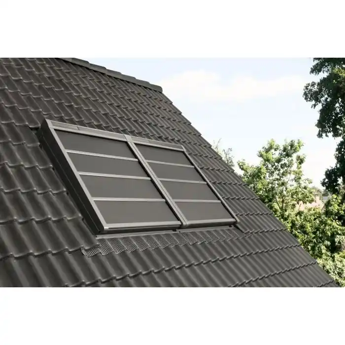 VELUX SSS >> Volet roulant souple occultant à énergie solaire VELUX pour les fenêtres de toit Commander Maintenant